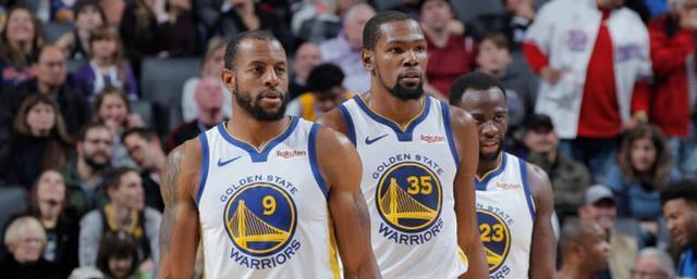 愿无大碍！英冠查尔顿vs朴茨茅斯因看台球迷昏迷不醒腰斩（祈愿平安！英冠查尔顿对阵朴茨茅斯因看台球迷昏迷比赛中止）