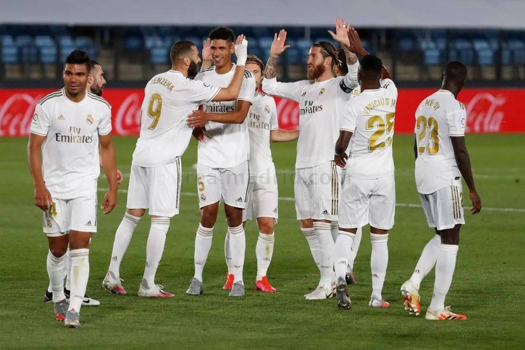 前曼联竞购者：我希望和拉爵合作，提供曼联5年3.75亿镑赞助（前曼联竞购者盼与拉爵联手，拟向曼联提供5年3.75亿镑赞助）