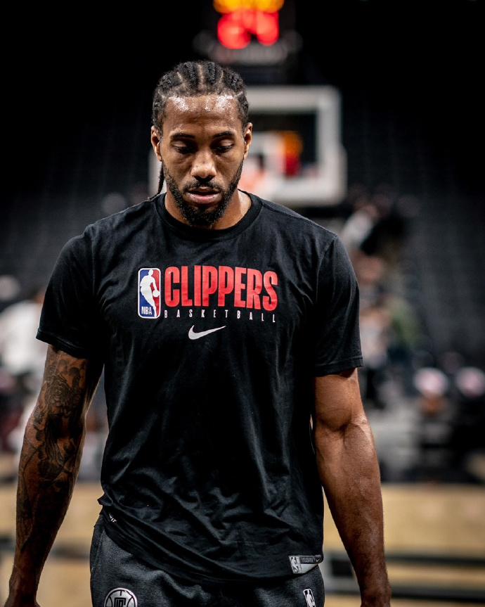 塞尔：巴列卡诺主场在欧协联时缩小尺寸，但对皇马时并未恢复（塞尔电台：巴列卡诺为欧协联缩小主场场地，对阵皇马未恢复原尺寸）