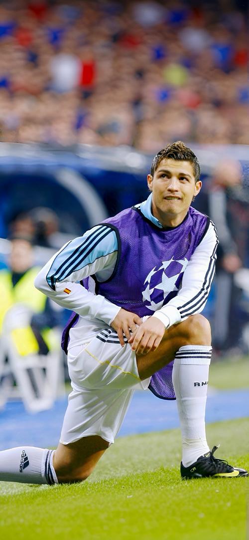 足球报：浙江队未来要争取中超冠军，卡内达是否留任还没定（足球报：浙江队瞄准中超冠军，卡内达去留未定）