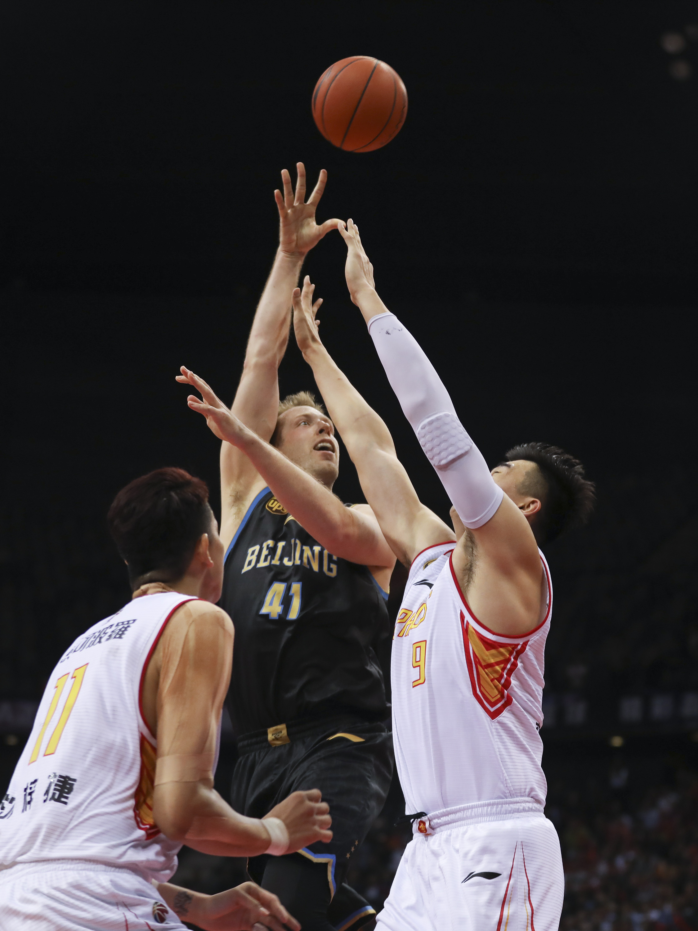 穆帅欧冠七胜贾府，仅瓜帅和安帅对单一对手胜场更多（穆里尼奥欧冠对阿贾克斯已取7胜，单一对手胜场仅次瓜帅与安帅）