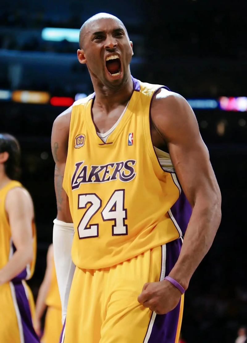 斯帕莱蒂：丢球前踢得像教科书一样死板；伊尔迪兹在顶级之上（斯帕莱蒂：失球前我们踢得过于教条；伊尔迪兹已超越顶级）