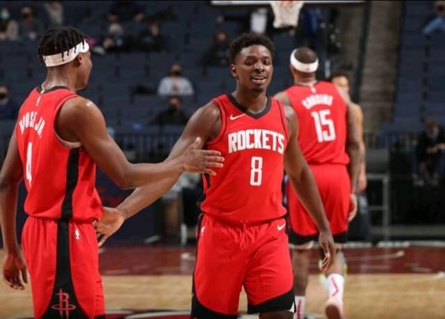 舍甫琴科：我喜欢这支米兰的热情；莱奥能在我那时的米兰踢球（舍甫琴科：欣赏当下米兰的热情；莱奥放在我那支米兰同样能立足）