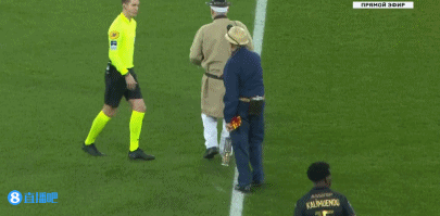 顶着防守也能进，这是神？